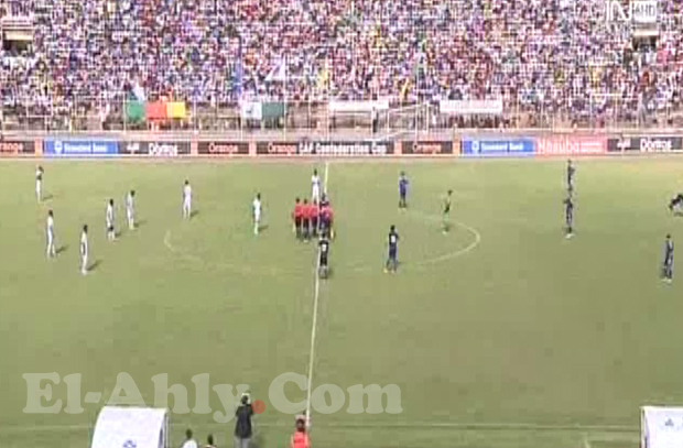 الأهلي يضع قدماً في النهائي بقذيفة وليد سليمان