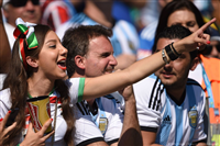 صور جماهير الأرجنتين وإيران