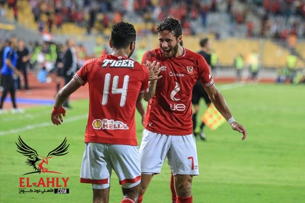 بهدف رمضان صبحي الاهلي يتقدم على سموحة في الشوط الأول من مباراة الاهلي كوم.