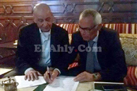 صور توقيع هيكتور كوبر لاتحاد الكرة المصري