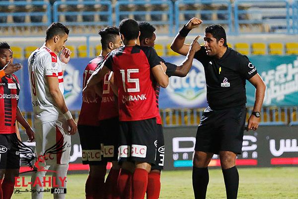 تجاوزات جماهير الزمالك تجاه الحكم محمد الصباحي بعد مباراة الداخلية