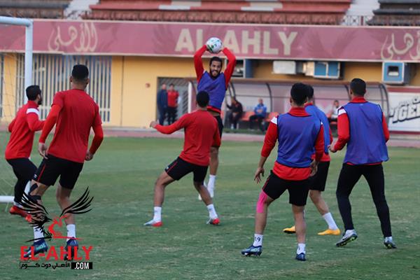 تدريبات كرة يد وحمل بدني خفيف في أبرز لقطات مران الأهلي الأخير قبل لقاء الهلال