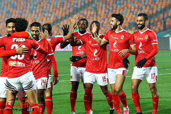 معلول «الطائر» واعتراضات في الملعب وانهيار جماهير الاتحاد في ملخص فوز الأهلي برباعية