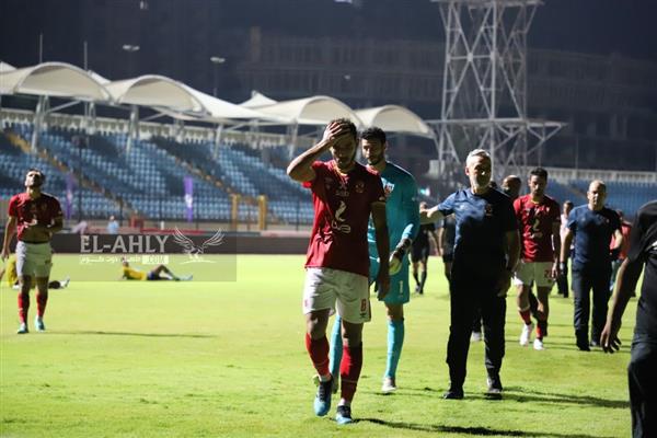 ردود فعل لاعبي الأهلي في أرض الملعب عقب التعادل أمام الإسماعيلي 