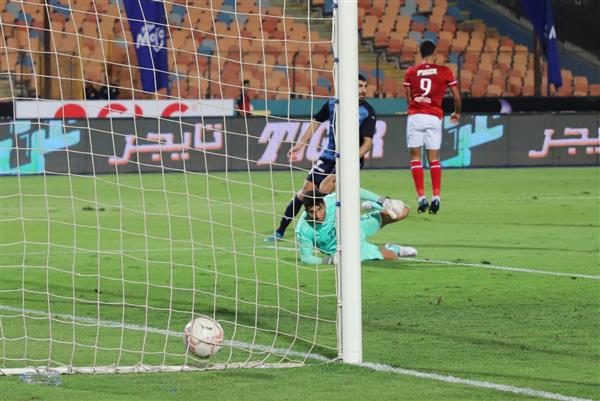 طار في الهوا طموحي.. اهداف الاهلي في بيراميدز ونظرات الحسرة من إكرامي