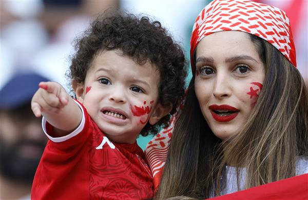 الجماهير التونسية تخطف الأنظار في مواجهة الدنمارك
