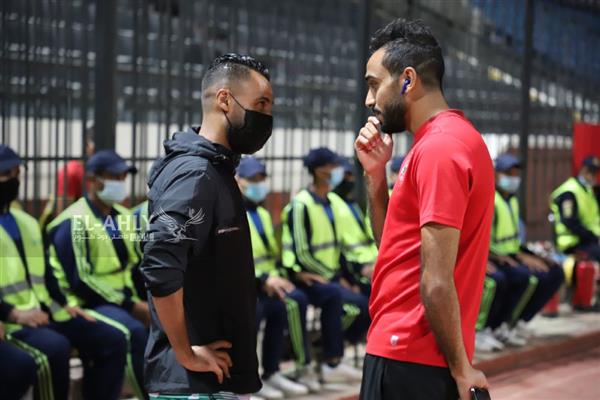 حديث كهربا مع عاشور والبنا مع هاني ودعوات بانون قبل مواجهة الأهلي والاتحاد