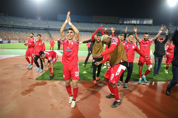 أمام دموع جماهير الزمالك.. لاعبو الوداد يزيدون أحزان الأبيض باحتفالات صاخبة عقب صافرة النهاية