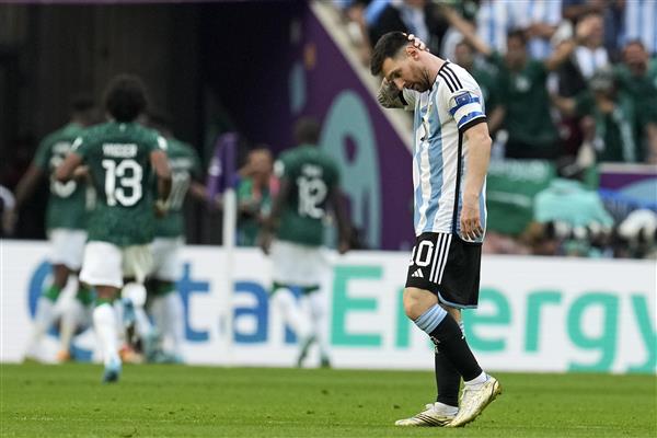 أكثر من 150 صورة توثق الفوز التاريخي للسعودية على الأرجنتين وصدمة ميسي وأفراح سعودية