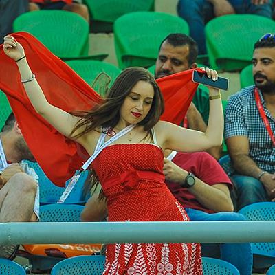 جميلات تونس تشعلن المدرجات وتواجد زملكاوي بمباراة السنغال وتونس في نصف نهائي كأس الأمم