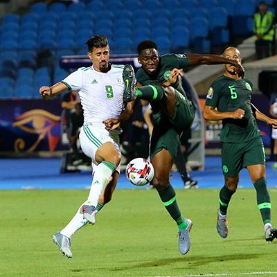 صراعات شرسة وتفوق جزائري أمام نيجيريا في أبرز لقطات نصف نهائي كأس الأمم