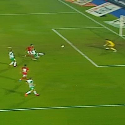 حارس الإتحاد يمنع هدف محمد شريف