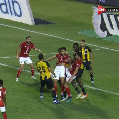 خبير تحكيمي: محمد عادل لم يحتسب ركلة جزاء للأهلي وتغاضى عن طرد لاعب المقاولون العرب
