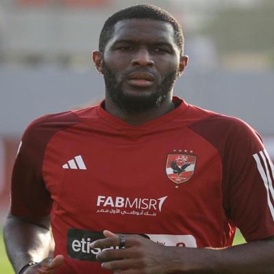 الشحات وأفشة وموديست على مقاعد بدلاء الأهلي أمام سيراميكا
