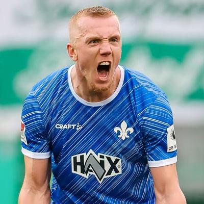 بيراميدز يتحرك لضم المهاجم «الدولي السويدي» لاعب دارميشتات الألماني